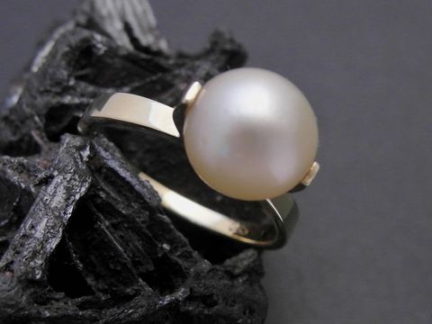 Gold Perlen Ring glamourös Größe 54,5 mit Zuchtperle 8,6 mm aus Gold 585, Hersteller Juwelier Harnisch, geeignet bis Größe 56/18.