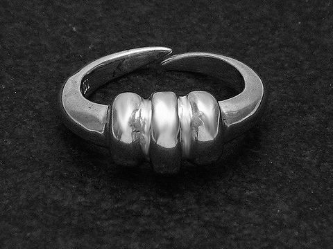 Silberring mit drei Ringen, Größe wenig verstellbar, Hersteller Juwelier Harnisch, ohne Stein, rhodiniert, hochwertige Verarbeitung und modernes Design.