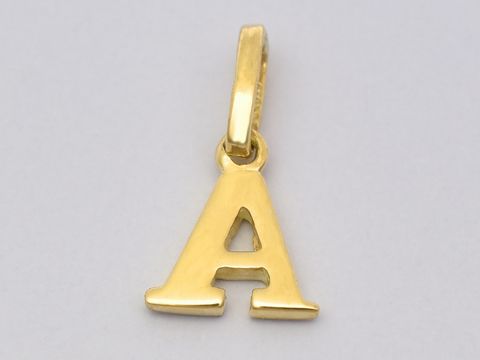 Gold Buchstaben Anhänger Buchstabe A aus Gold 750, hochwertig verarbeitet vom Hersteller Juwelier Harnisch, perfektes Accessoire für persönliche Initialen.