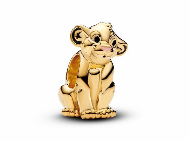 Ein goldfarbener Charm von Simba aus Der König der Löwen, detailreich gearbeitet mit einem niedlichen Gesichtsausdruck, der auf witzige Art an die berühmte Figur erinnert.