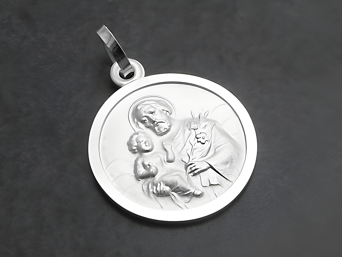 Sterling Silber Anhänger mit dem Bild des Heiligen Joseph von Nazaret, dargestellt mit dem Jesuskind. Hersteller ist Juwelier Harnisch, geeignet als Schutzpatron.