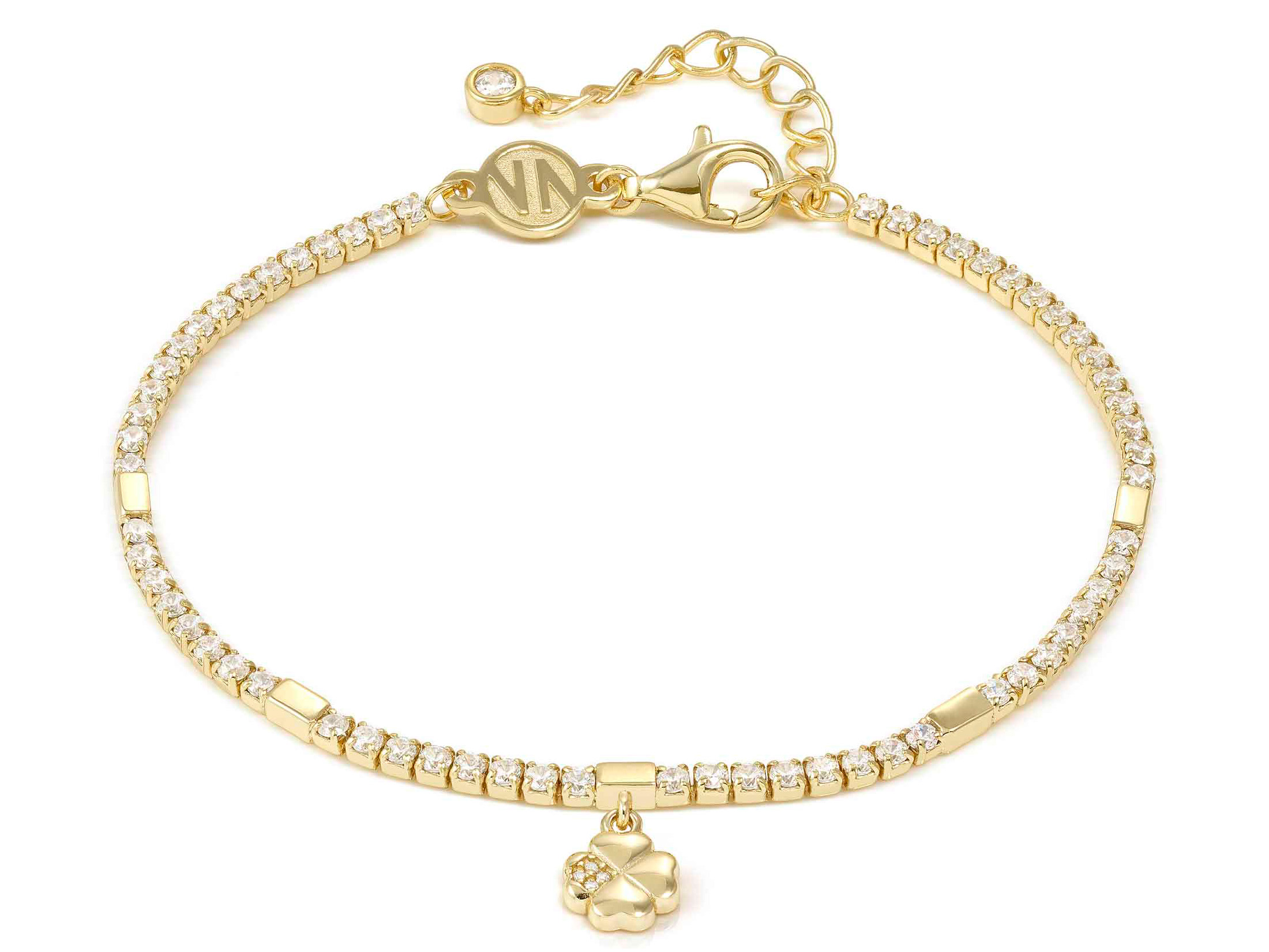 Silbernes Armband von Pandora mit vergoldeten Akzenten, verziert mit Zirkonia und einem Glückskleeblatt-Anhänger, verstellbar von 16,5 bis 19,5 cm. Neuheit im Onlineshop.