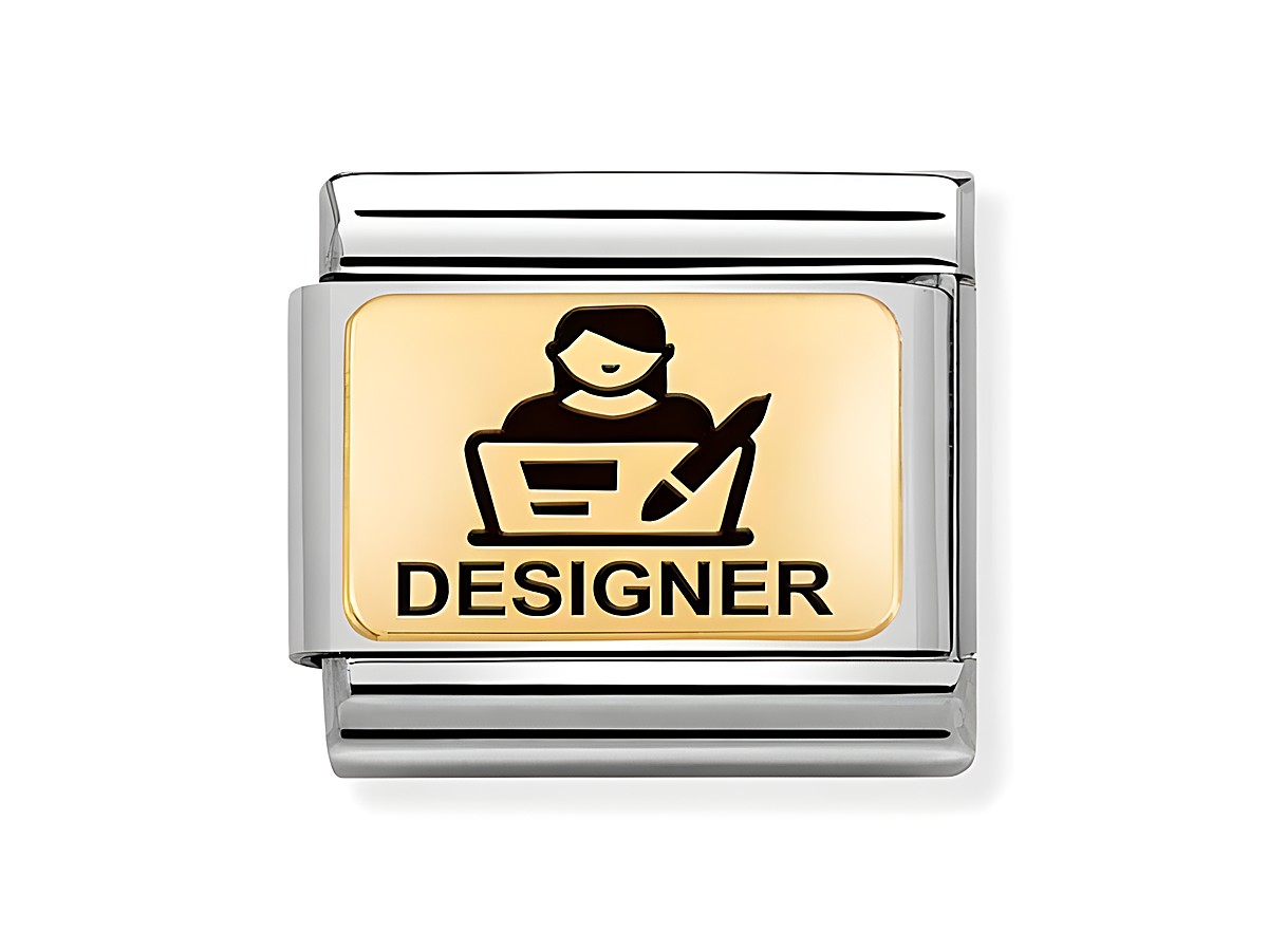 Edelstahl und Gold 585 Charm von Nomination mit dem Motiv eines Designers, der an einem Tisch sitzt und das Wort DESIGNER in großen Buchstaben. Emaillierte Gestaltung betont das Design.