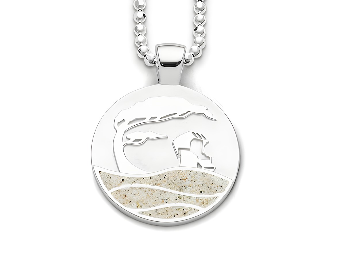 Sterling Silber Anhänger von DUR mit dem Design von Strandwellen und Strandsand, in der Mitte ein ausgestanztes Baum- und Häusermotiv, ideal für maritime Liebhaber.