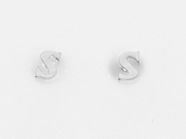Ohrringe Ohrstecker Buchstabe S aus Silber 925 mit Initialien, Hersteller Juwelier Harnisch, elegantes Design für individuelle Akzente.