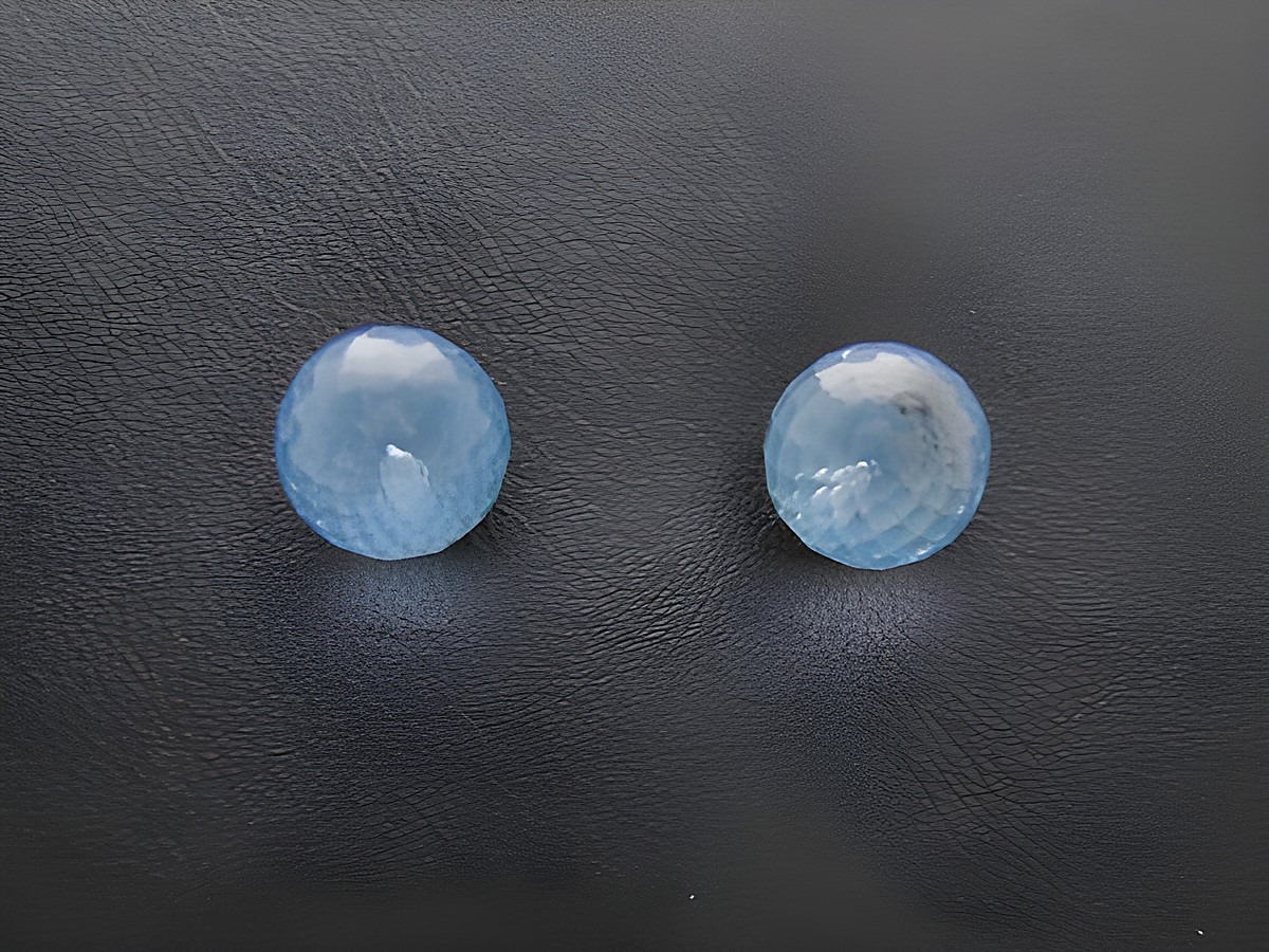 Topas Blautopas Ohrstecker aus Sterling Silber mit Kugel-Design, hergestellt von Juwelier Harnisch, elegant und zeitlos, ideal für jeden Anlass.