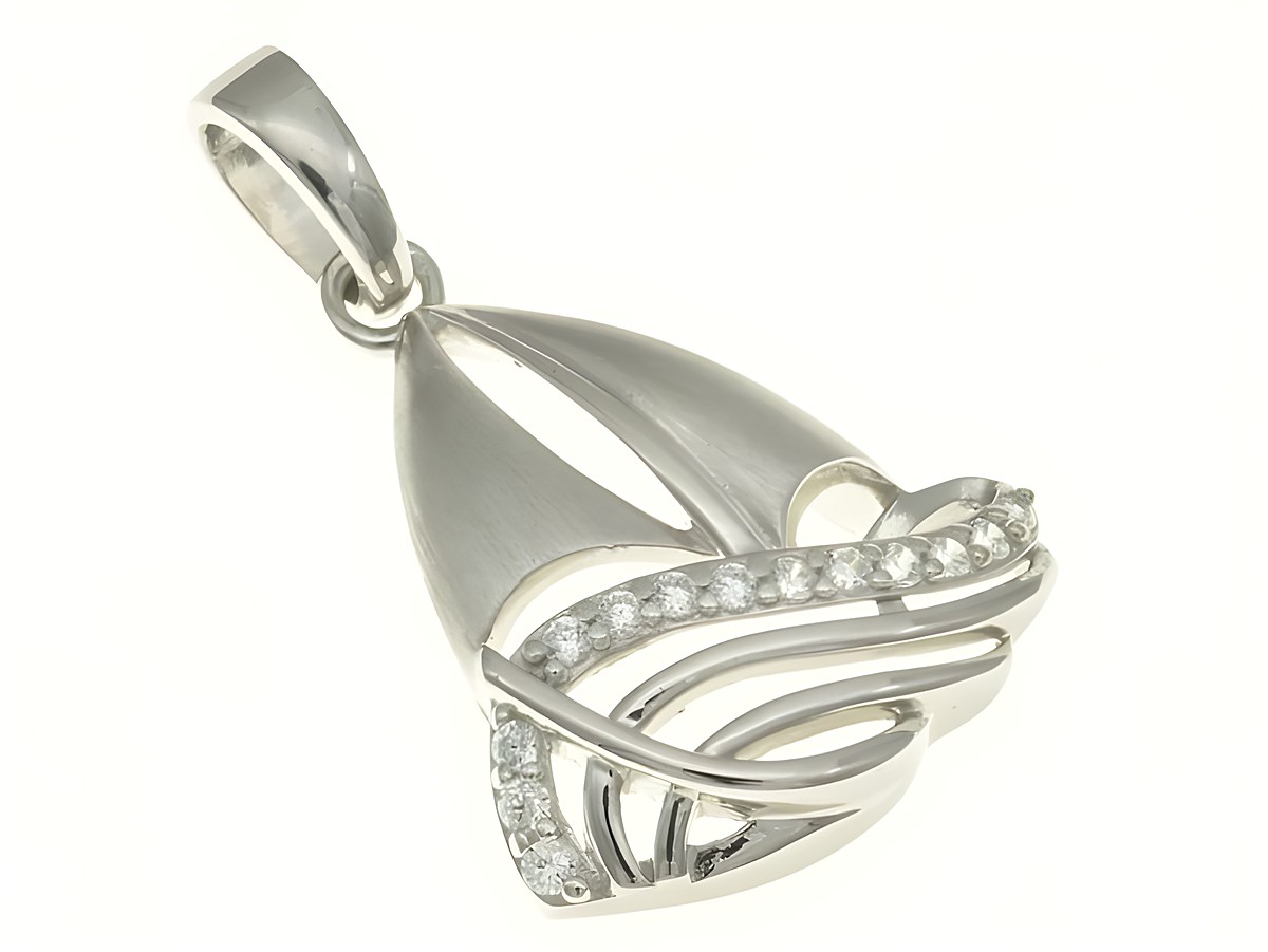 Segelschiff Anhänger aus rhodiniertem Sterling Silber mit Zirkonia, detailreich gestaltet und ideal für maritime Liebhaber. Hergestellt von Juwelier Harnisch.