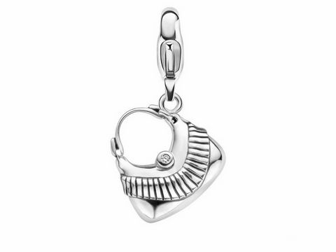 Charm in Silber von Ti Sento für die Boho Bag 8393SI, elegantes Design mit raffinierten Details und einem funkelnden Element, ideal für stilvolle Accessoires.