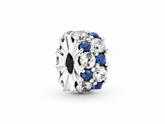 799171000-0 Pandora Timeless Clip Stopper in klarem und blauem Funkeln aus Silber mit verschiedenen Steinen, elegant und schimmernd, ideal für personalisierte Armbänder.