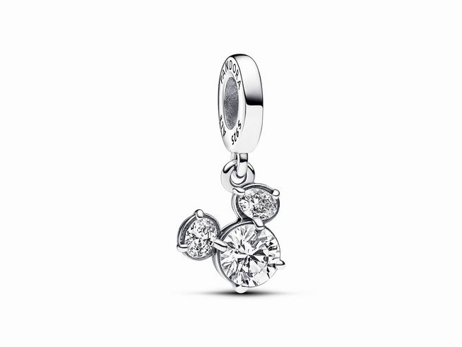 Charm-Anhänger von Pandora mit Micky Maus Silhouette, aus Sterling Silber und Zirkonia, funkelt ansprechend und verleiht jedem Schmuckstück einen verspielten Touch.