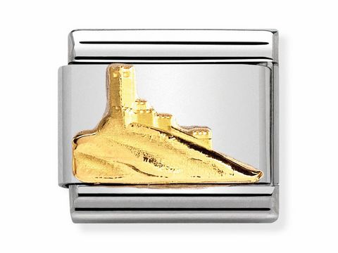 Schmuckstück von Nomination mit dem Motiv des Schlosses Malcesine, gefertigt aus Edelstahl mit goldfarbener Detailierung, symbolisiert historische Architektur in Italien.