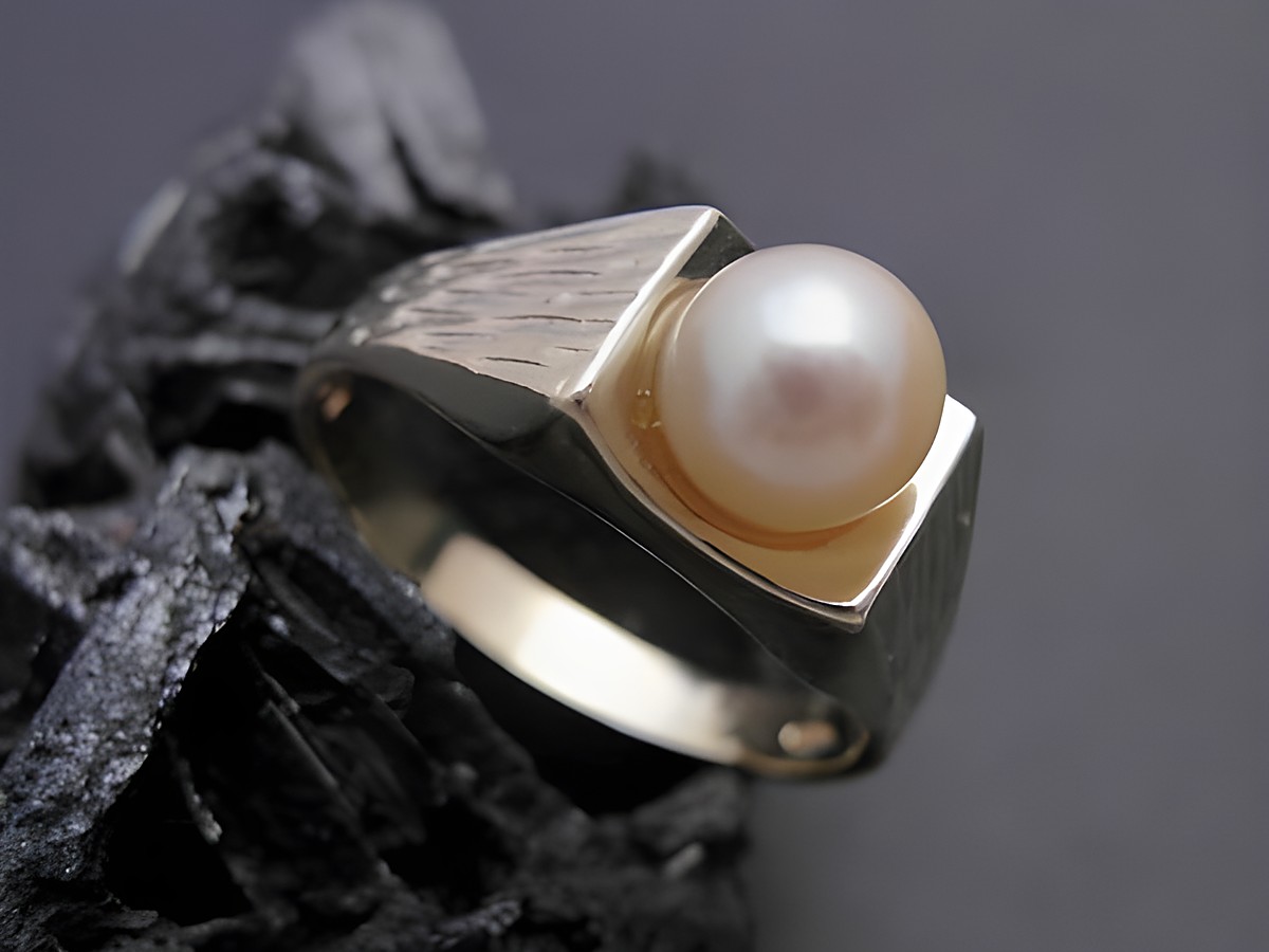 Gold Perlen Ring ausdrucksstark Größe 57 mit einer Zuchtperle von 6,4 mm in Gold 333, Hersteller Juwelier Harnisch, geeignet bis Größe 58/18,5.