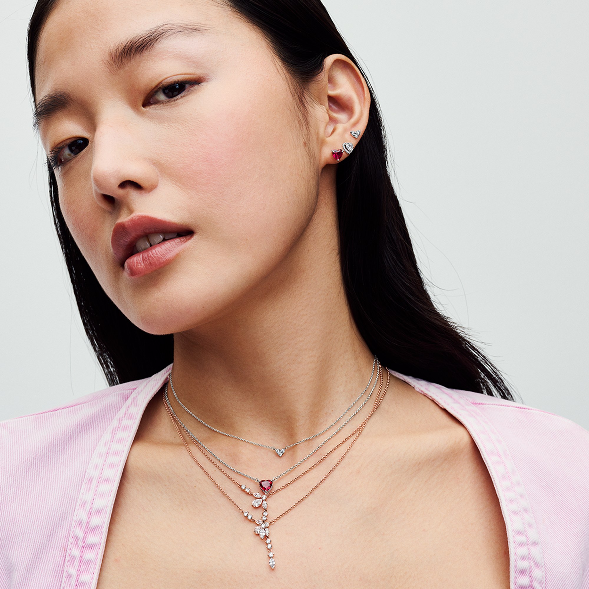 Pandora Ohrringe Ohrstecker - rotes Herz der Liebe - Silber - Kristall Rot – Ansicht 4