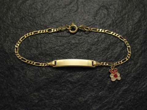 Gold Gravur Armband mit einem Teddy-Anhänger, bis 16 cm, von Juwelier Harnisch, eignet sich ideal für persönliche Gravuren und als individuelles Schmuckstück.