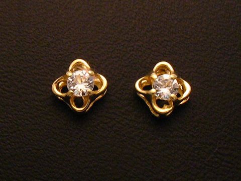 Gold 333 Ohrringe mit traumhaftem Design, verziert mit funkelndem Zirkonia, hergestellt von Juwelier Harnisch. Elegant und stilvoll für jeden Anlass.