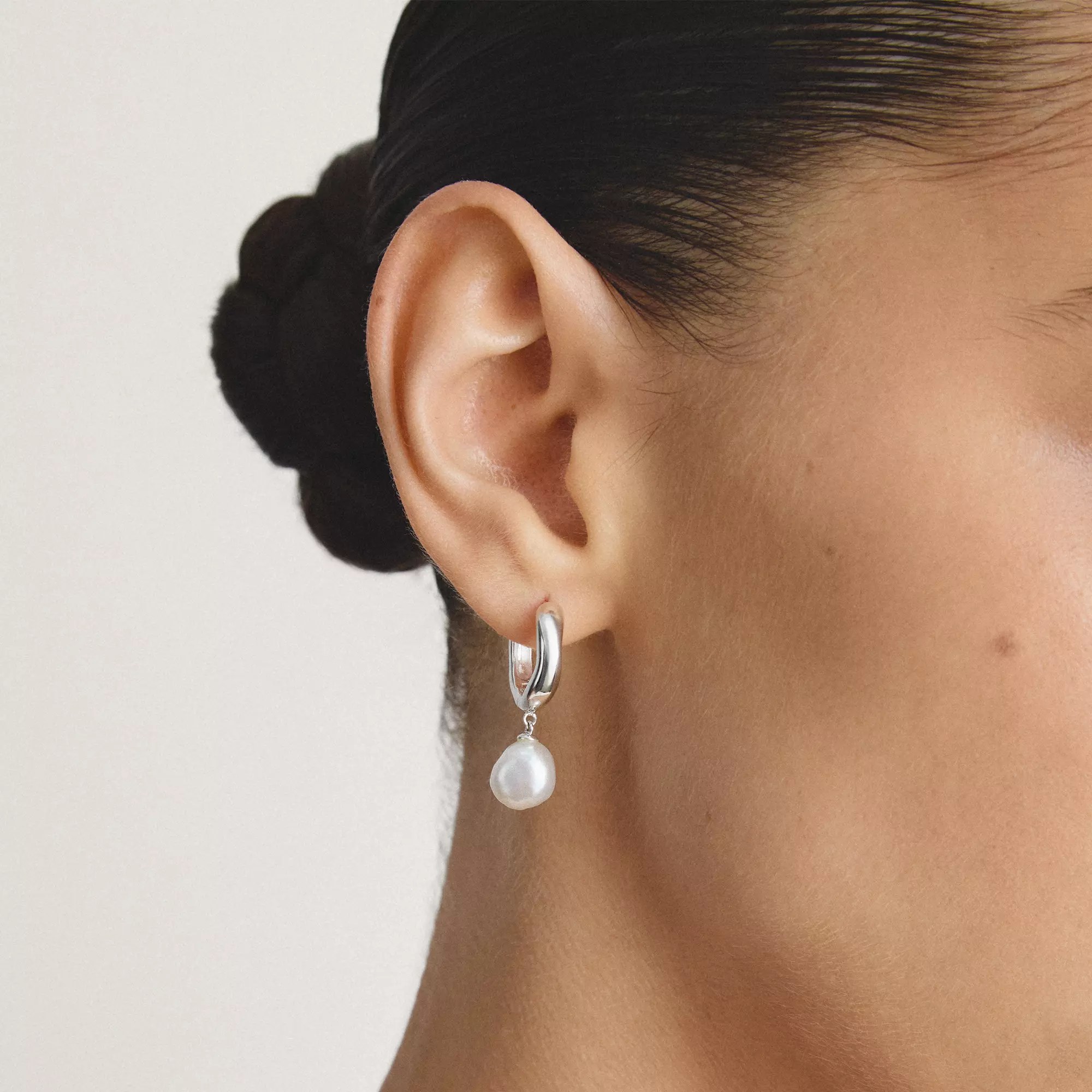 Thomas Sabo Bold Elegance - Creolen - Sterling Silber recy. & Süßwasserperle – Ansicht 4