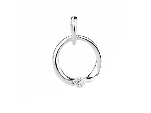 Taufring Anhänger Zirkonia Weiß smart Silber, Hersteller Juwelier Harnisch, zeigt einen eleganten, runden Anhänger mit einem funkelnden Zirkonia auf einer glatten Silberoberfläche.
