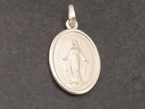 Heilige Maria - Milagrosa Herzen - goldfarbener, teilmattierter Anhänger von Juwelier Harnisch, zeigt die Schutzpatronin in ovaler Form und ist ideal als religiöses Schmuckstück.