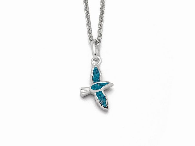 Eine Sterling Silber Kette mit einem Anhänger in Form einer Möwe, besetzt mit blauem Steinsand, Länge 42 cm, hergestellt von DUR.