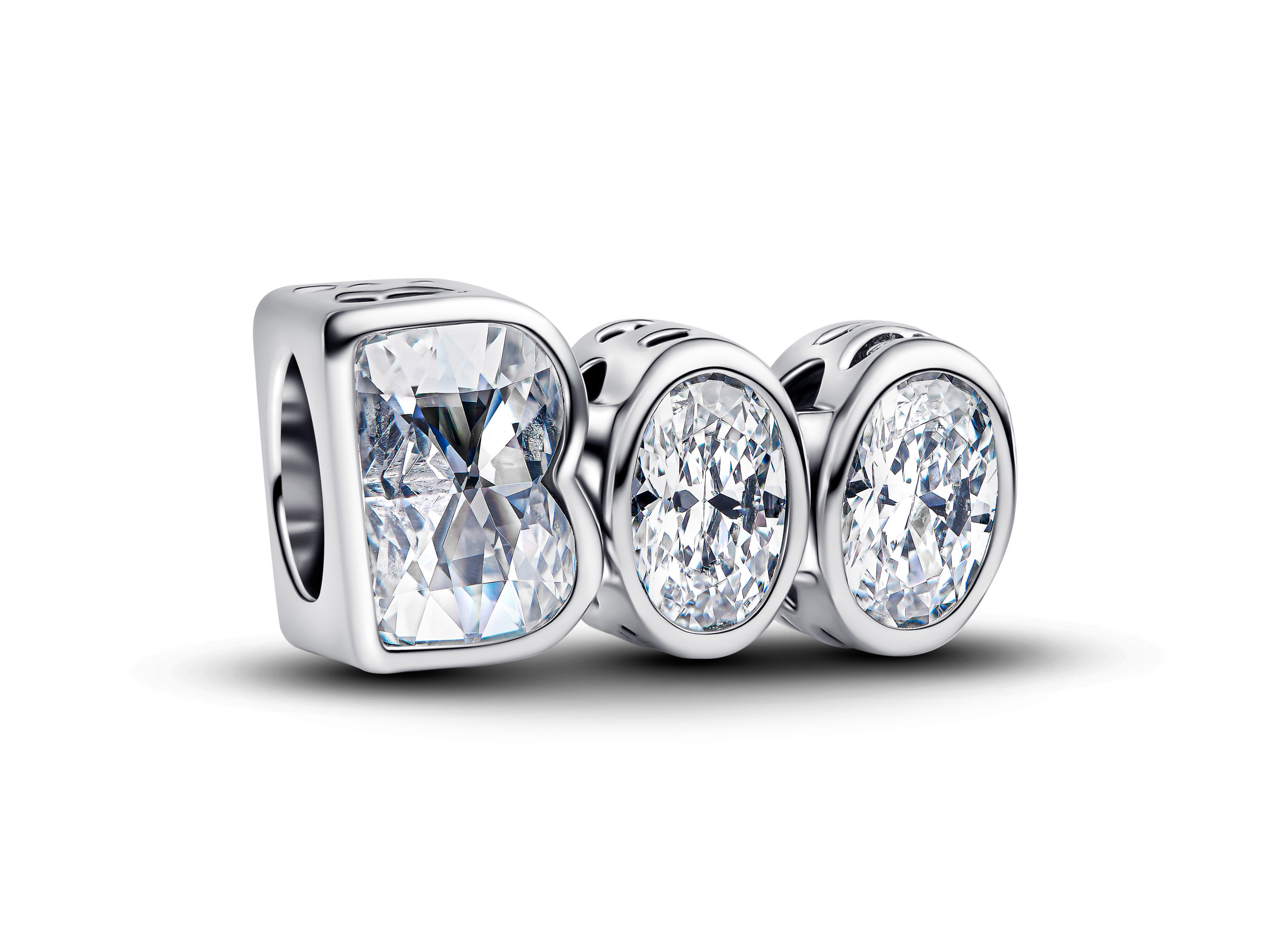Charm von Pandora aus Sterling Silber mit leuchtendem BOO-Motiv und funkelnden Zirkonia, ideal für individuelle Schmuckstücke und Neuheiten, glänzend und stilvoll gestaltet.