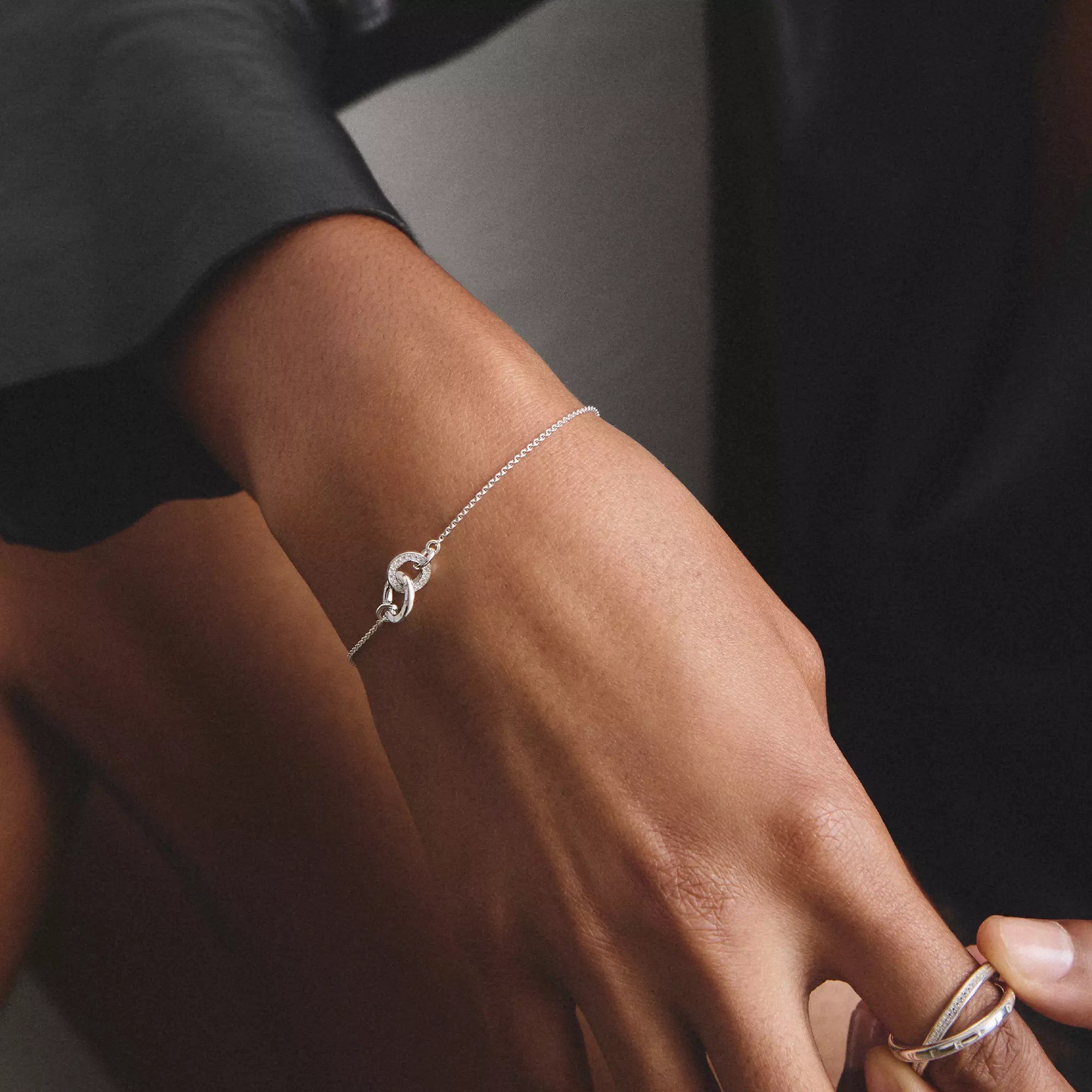 Thomas Sabo Armband Together mit weißem Zirkonia – Silber – kleine Doppelringe – 19 cm – Ansicht 3