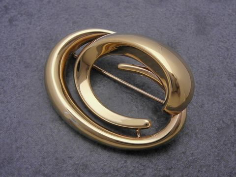 Gold Brosche modisch Gold 585 Anstecknadel Hersteller Juwelier Harnisch Broschen edles Design mit elegantem Schwung in glänzender Goldoptik ideal für stilvolle Akzente.