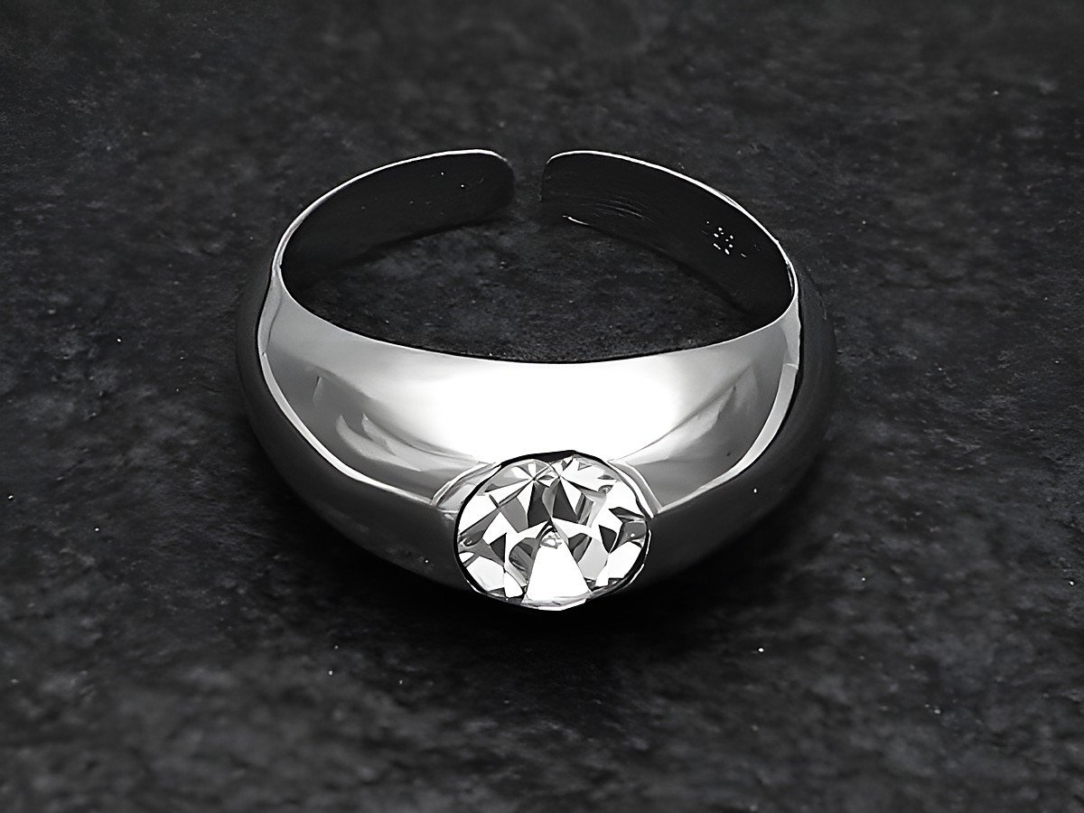 Silberring rho DESIGNBETONT in verstellbarer Größe mit Zirkonia Stein, rhodiniert, glänzende Oberfläche, elegantes und modernes Design, geeignet für verschiedene Anlässe.