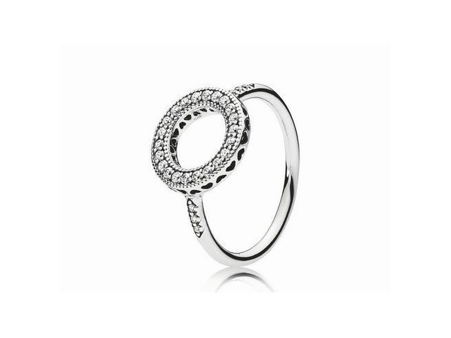 Funkelnder Strahlenkranz Ring von Pandora aus Sterling Silber, Größe 48, ausgestattet mit Zirkonia, zeigt ein elegantes Design mit glitzerndem Ringkopf und filigraner Detailarbeit.