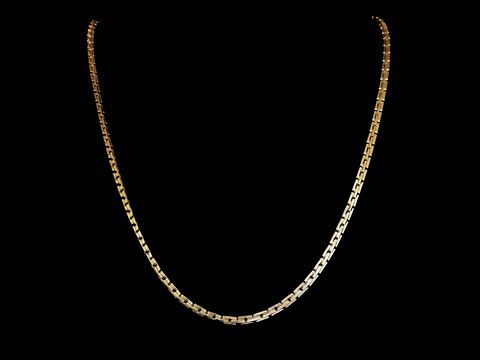 Lange Kette XXL vergoldet im Boston Kettendesign mit einer Breite von 3 x 3 mm und einer Länge von 92 cm, hergestellt von Juwelier Harnisch, ideal für stilvolle Outfits.