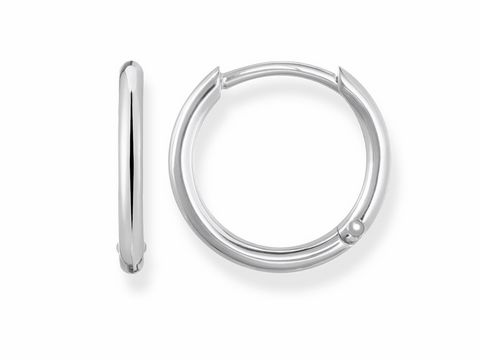 Kleine silberne Creolen von Thomas Sabo mit einem Durchmesser von 1,5 cm, schlichtes Design, passend für jeden Anlass, zeitlos und elegant. Ideal für den täglichen Gebrauch.