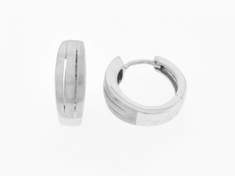 Silber Creolen rhodiniert mit einem Durchmesser von 1,3 cm, Hersteller Juwelier Harnisch, elegantes Design bis 15 mm für einen zeitlosen Look.
