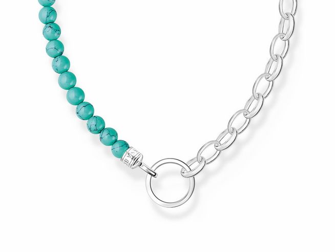 Silberne Kette von Thomas Sabo mit Imitat-Türkis-Perlen in Türkisfarbe, verstellbare Länge von 40 bis 45 cm, detaillierte Kettenstruktur und stilvolles Design.