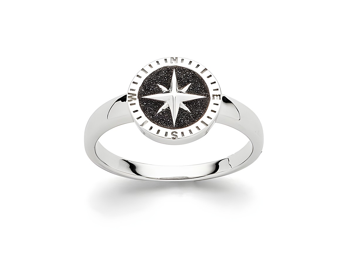 Sterling Silber Ring mit rhodiniertem Finish, Lavasand-Einlage und Kompassrose-Design in der Größe 52, elegant und modern für stilbewusste Trägerinnen.