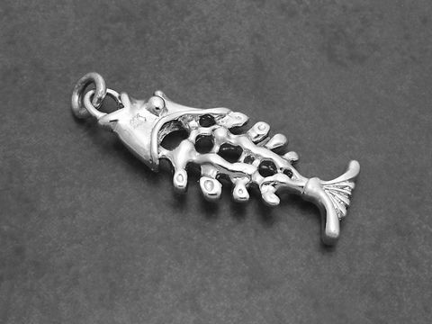 Silber Anhänger rhodiniert in Form eines Fisches mit spezieller Fischgräte-Optik, neu und hergestellt von Juwelier Harnisch, ideal für Tierliebhaber.
