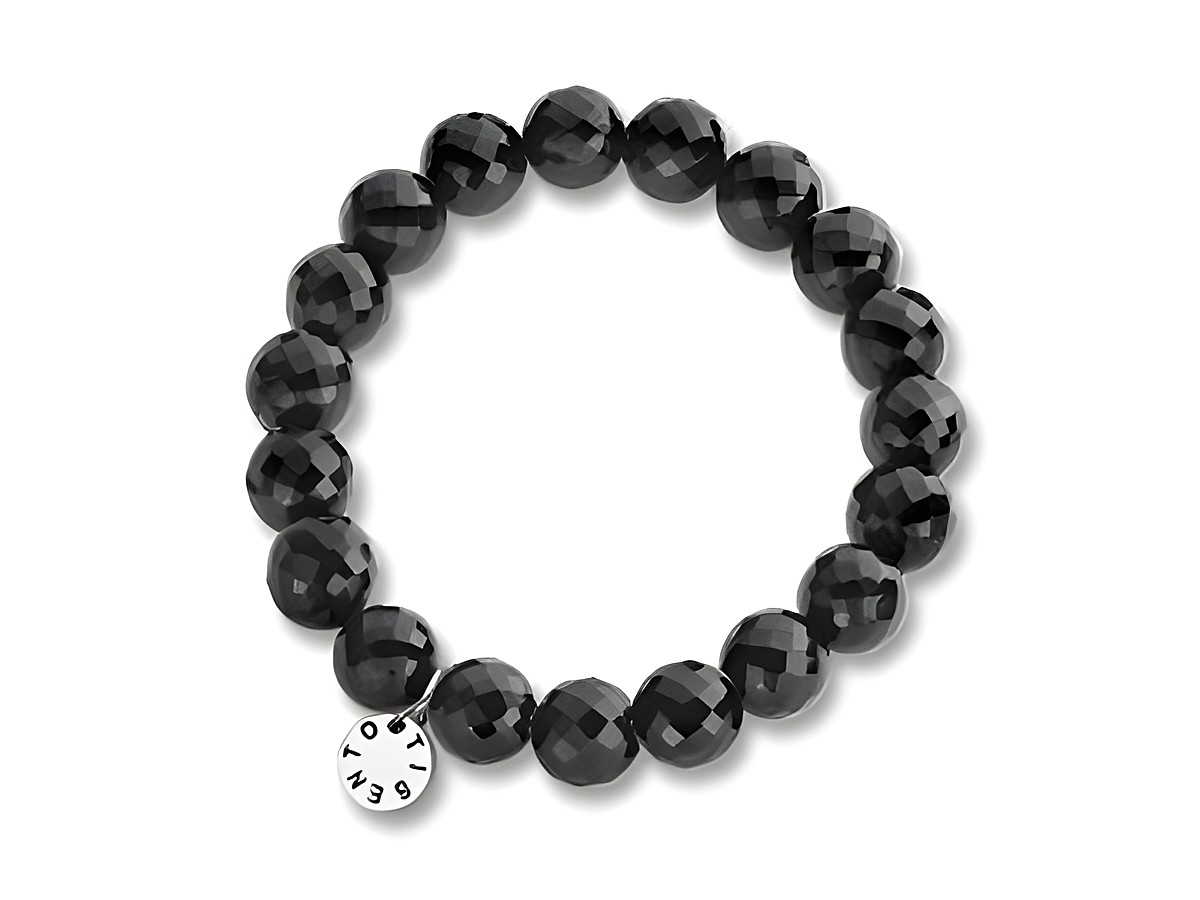 Ein elegantes Ti Sento Charms Armband mit 19 cm Länge und 10 mm großen schwarzen facettierten Perlen sowie einem schlichten Anhänger. Ideal für stilvolle Akzente.