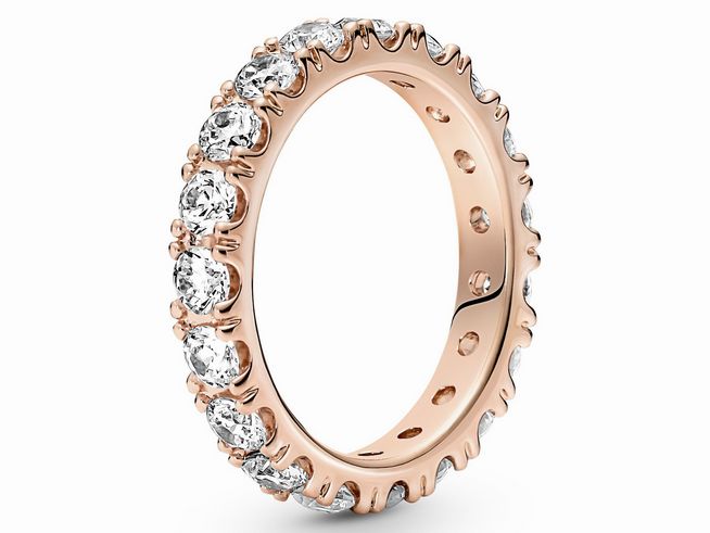 180050060-0 Ewiger Pandora Ring aus roségold vergoldetem Metall mit klaren Zirkonia-Steinen, unregelmäßiger, eleganter Fassung, Größe 60/19, ideal für besondere Anlässe.