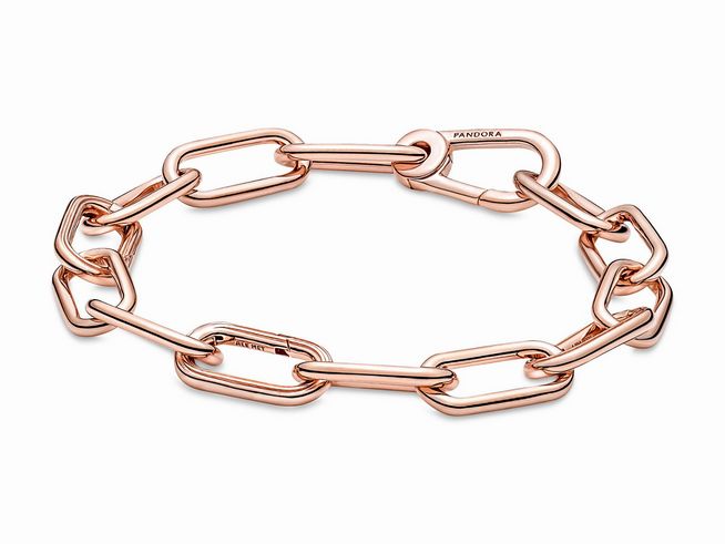 Gliederarmband von Pandora ME aus rosegold vergoldetem Metall, 15,50 cm lang, modernes Design mit ovalen Gliedern, ideal für stilvolle Akzente im Schmuckkästchen.