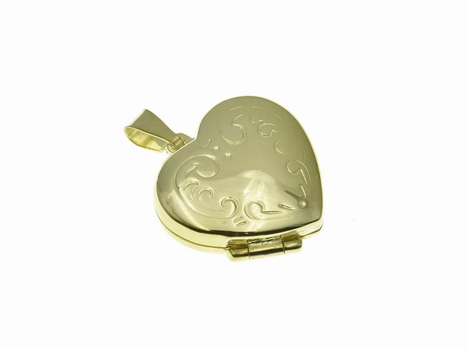 Herz Medaillon aus poliertem, vergoldetem Sterling Silber, gefertigt vom Juwelier Harnisch, mit eleganter Gravur und glänzender Oberfläche in Gelbgold.
