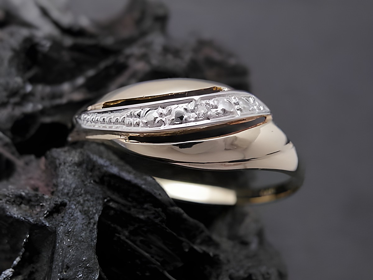 Gold Ring traumhaft Gold 585 bicolor mit Diamant, edler Goldring in Größe 56,5, Hersteller Juwelier Harnisch, bis Größe 58/18,5.