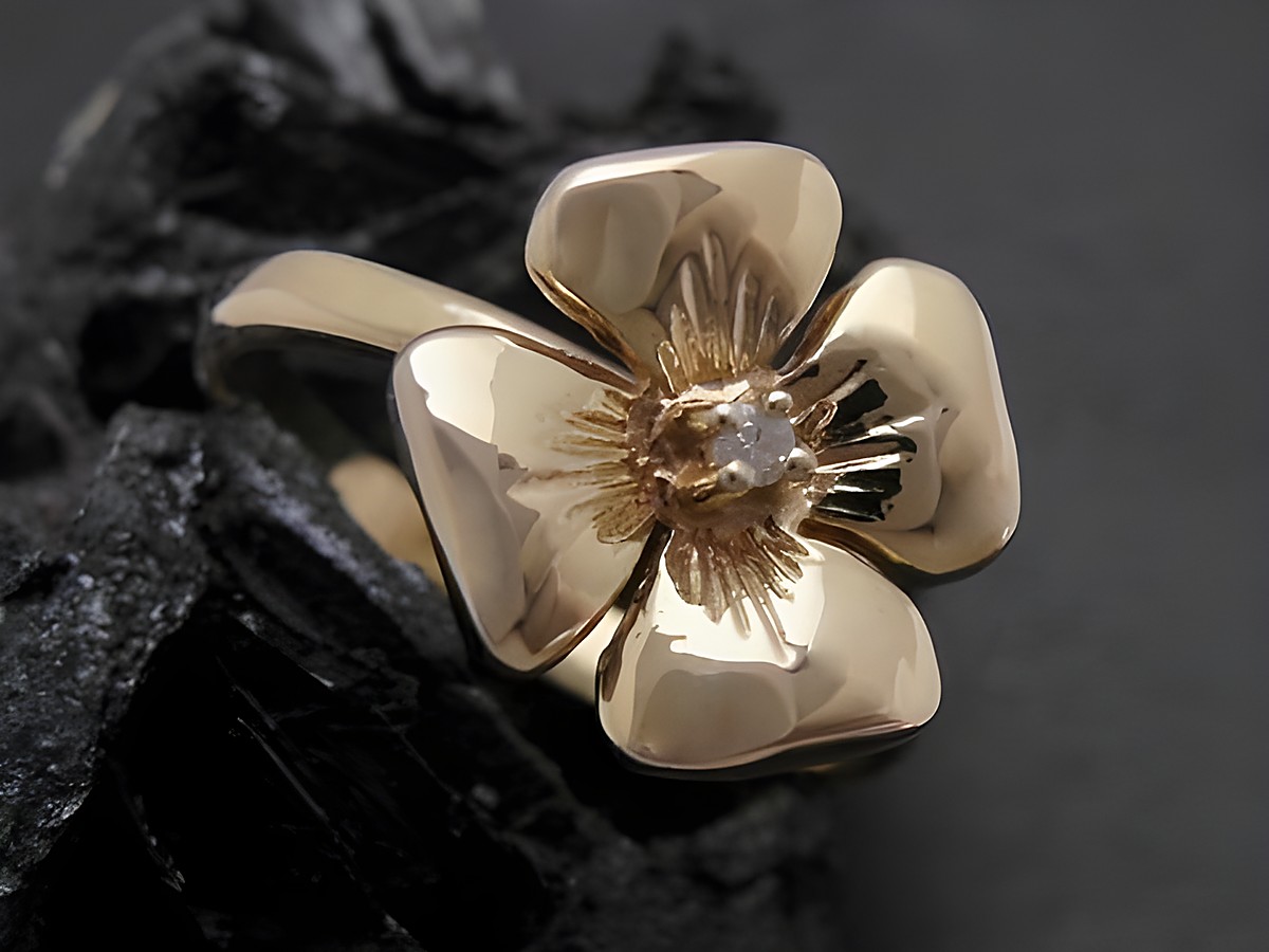 Gold Ring Kleeblatt Gold 333 Diamant Goldring Gr. 54, Hersteller Juwelier Harnisch, bis Gr. 54/17,5, stilvoller Ring in Blütenform mit funkelndem Diamanten in der Mitte.