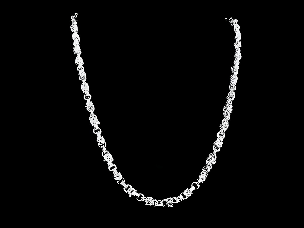 Lange Kette XXL versilbert in Königskette-Design mit 4,8 x 4,8 mm Gliedern und einer Länge von 68,5 cm, hergestellt von Juwelier Harnisch, ideal für stilvolle Outfits.