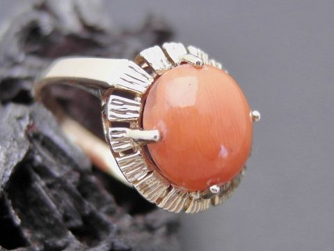 Goldring außergewöhnlich schön Größe 56,5 mit Koralle und Gold 333, Hersteller Juwelier Harnisch, bis Größe 58/18,5.