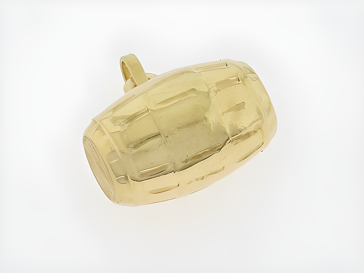 Wundervoller goldener Anhänger in Form eines Fasses aus 585 Gold, Hersteller Juwelier Harnisch, ideal als Schmuckstück für besondere Anlässe.