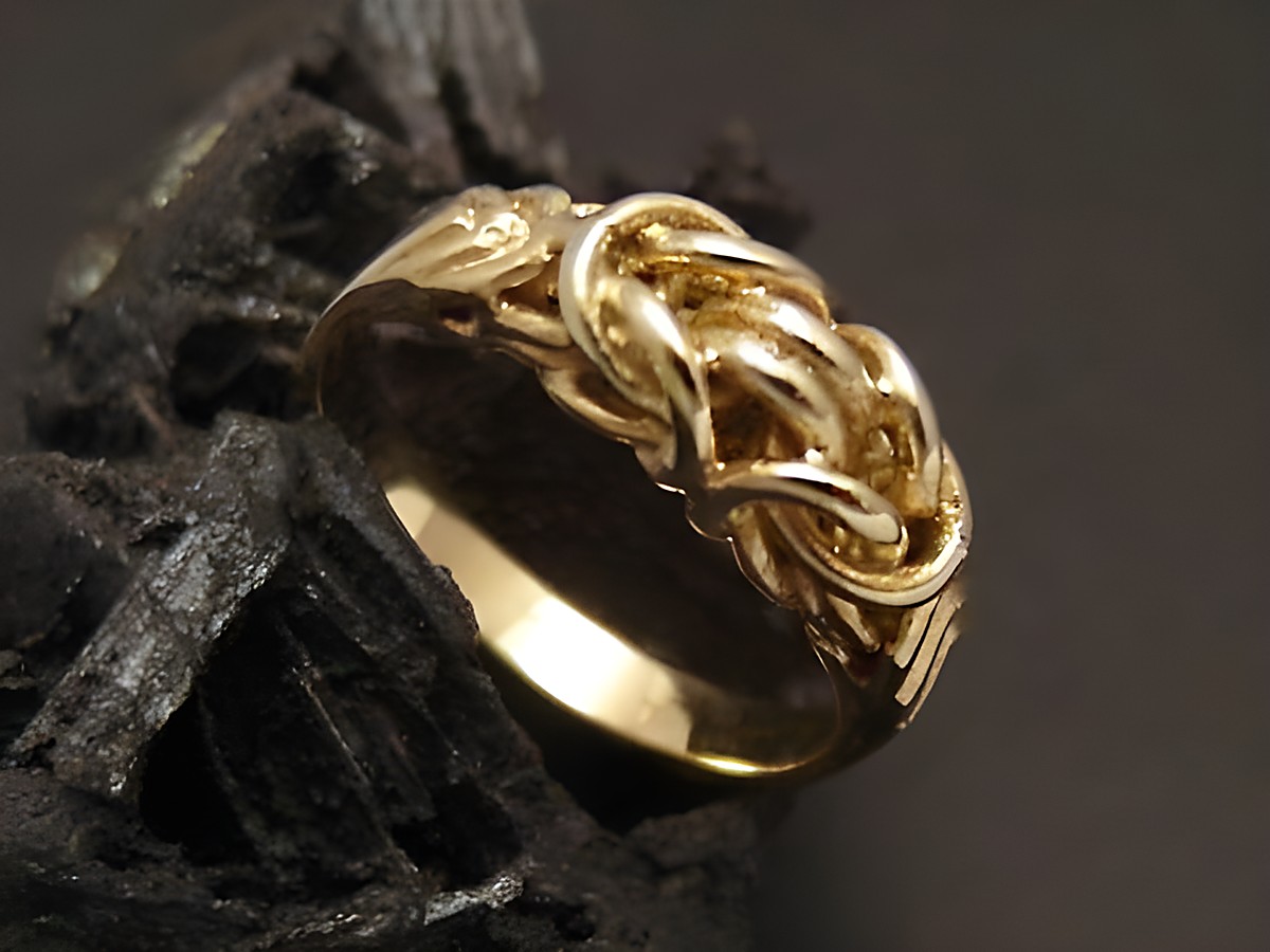 Goldring nostalgisch aus Gold 333 in Größe 56, Hersteller Juwelier Harnisch, kunstvoll verziertes Design, ideal für feierliche Anlässe oder als zeitloses Schmuckstück.
