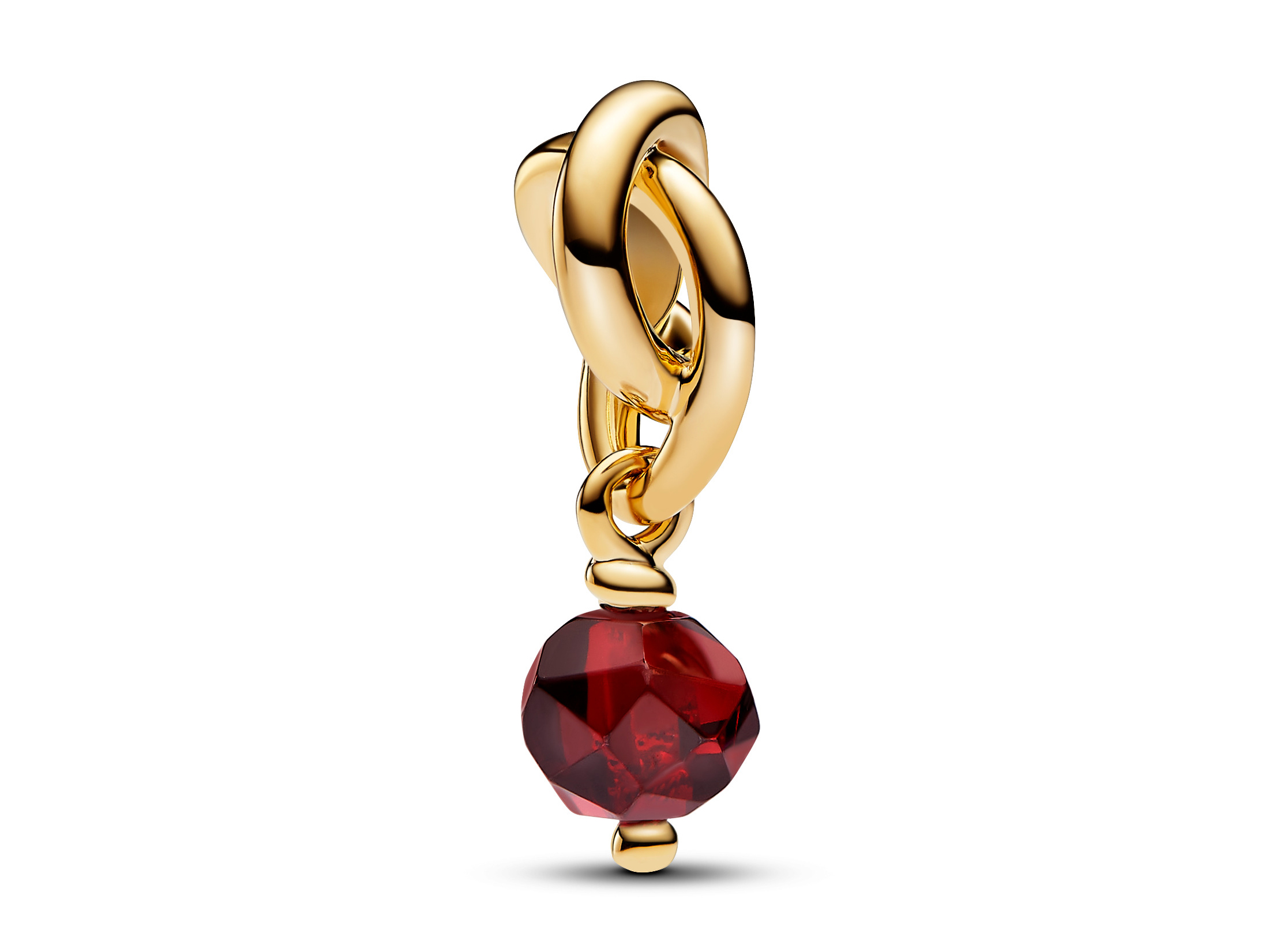 Pandora Monatsstein aus Kristall in Rot, vergoldet mit Gelbgold, elegant in geschwungener Form, ideal als stylisches Accessoire für jeden Anlass.