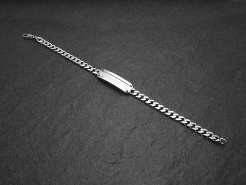 Silber Gravur-Armband satiniert und poliert, Hersteller Juwelier Harnisch, mit einer gravierbaren Fläche, elegantes Design und hochwertiger Verarbeitung, ideal für persönliche Identifikation.