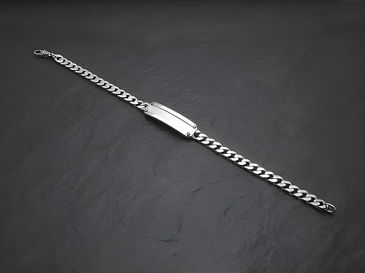 Silber Gravur-Armband satiniert und poliert, Hersteller Juwelier Harnisch, mit einer gravierbaren Fläche, elegantes Design und hochwertiger Verarbeitung, ideal für persönliche Identifikation. – Ansicht 2