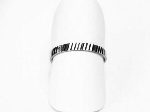 Silber Ring rhodiniert 2mm breit Größe 57 18,2mm mit gerader und klarer Linienführung, Hersteller Juwelier Harnisch, nicht mehr im Sortiment.