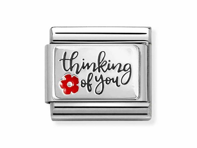 Das Bild zeigt ein silbernes Armbandglied von Nomination mit der Aufschrift thinking of you und einem roten Blütenmotiv in Emaille, passend für eine persönliche Note.