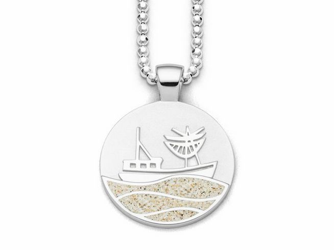 Sterling Silber Anhänger von DUR mit einem Wellenmuster und einem Kutter, gefüllt mit feinem Strandsand, an einer eleganten Kette, ideales Schmuckstück für Strandliebhaber.